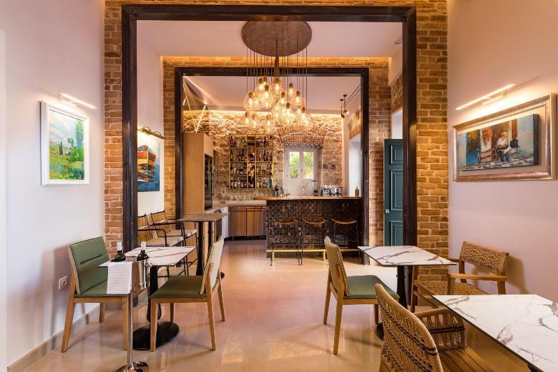 Acanthus Blue Hotel