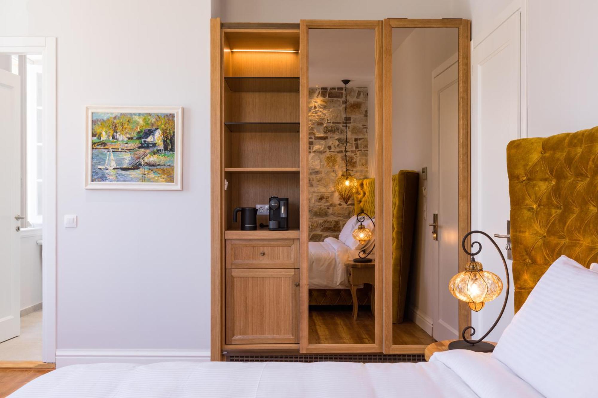 Hotel Acanthus Blue